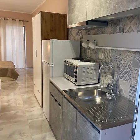 Nana Aparthotel 3*
