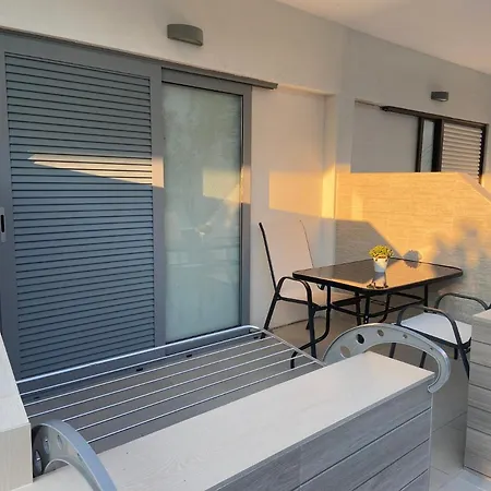 Aparthotel Nana 3*