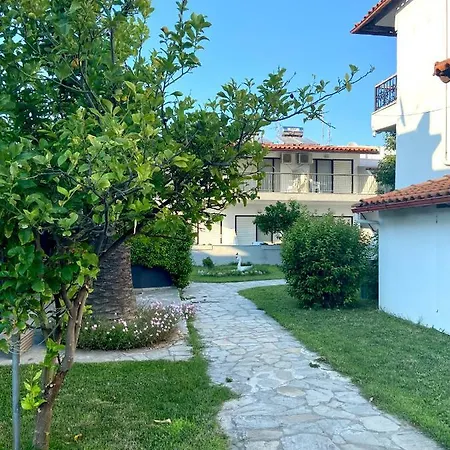 Nana Aparthotel 3*